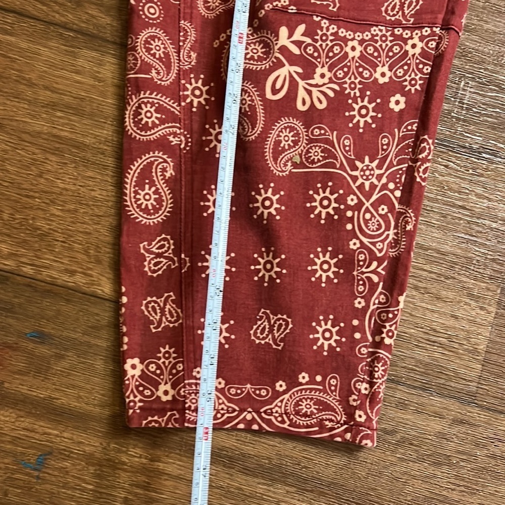 Red Bandana Print Barrel  pants size Large - Picture 11 of 13